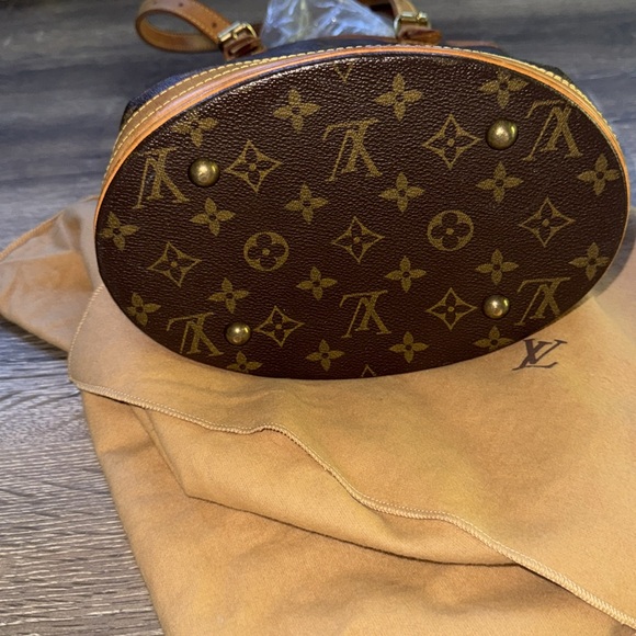 Louis Vuitton Petite bucket monogram - Picture 9 of 16